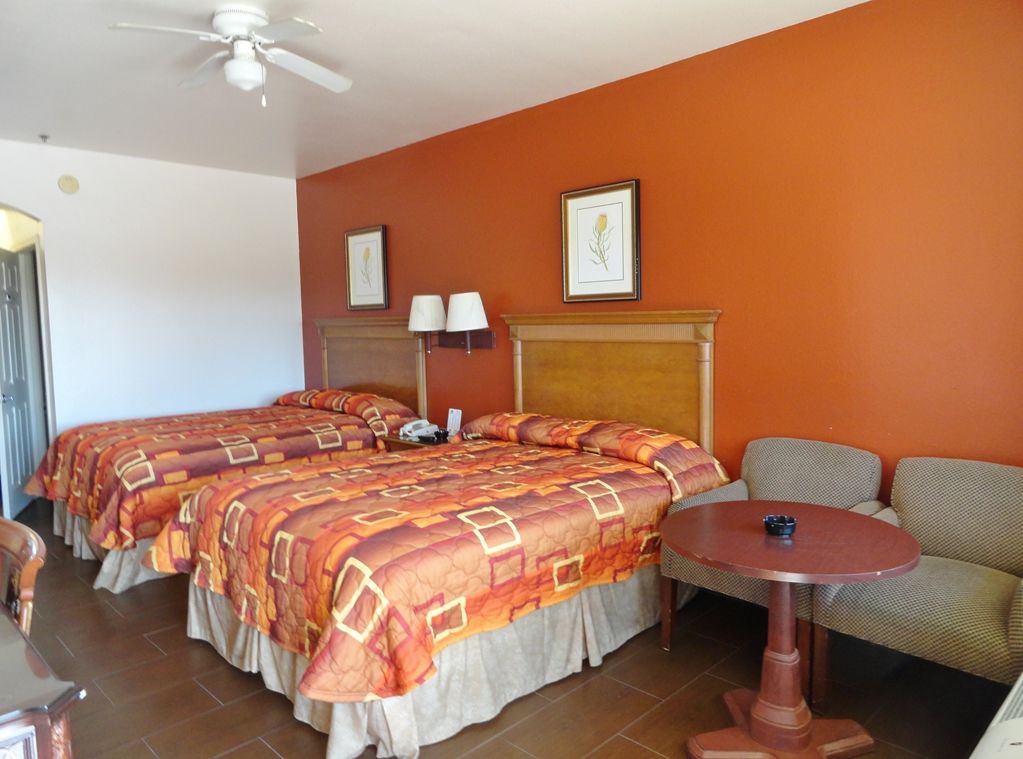 Americas Best Value Inn - Brownsville Room photo